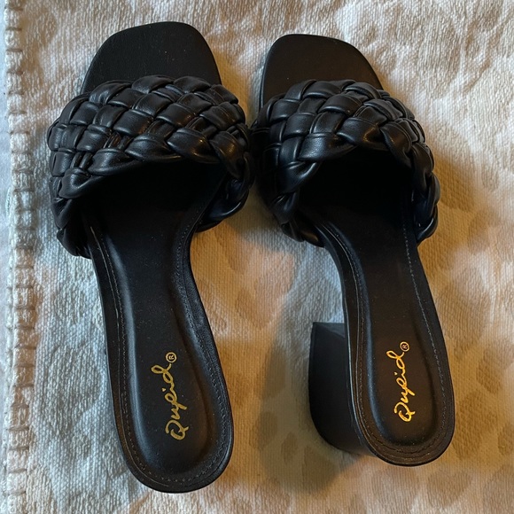 Black kitten heel - Picture 3 of 5